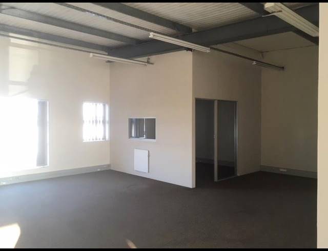 388M² WAREHOUSE RENTED IN CAPRICORN